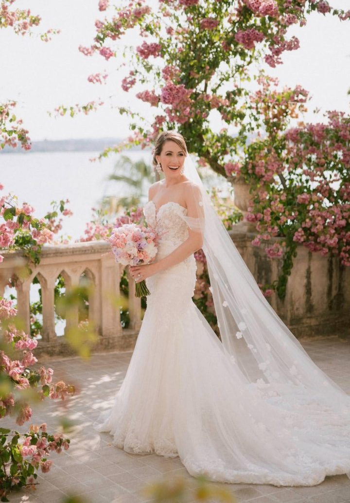 stunning bride portrait at Isola del garda